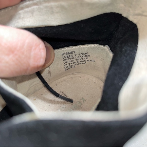 Kenneth Cole Women Size 7.5 Kismet Black Leather Lace Up Chukka Ankle Boot Shoes - Picture 8 of 9